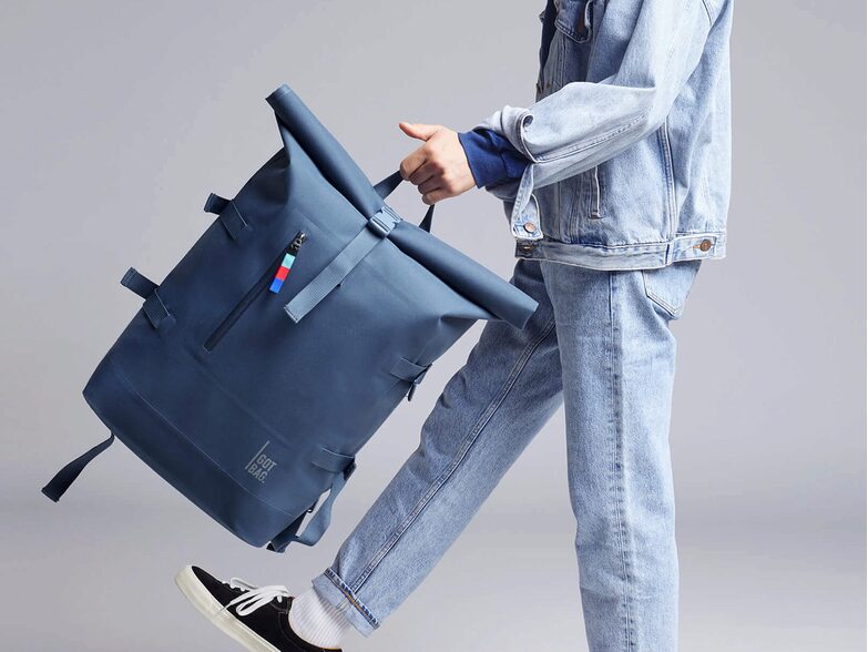Got Bag Rolltop, Rucksack für MacBook 16", aus Ocean impact Kunststoff, blau