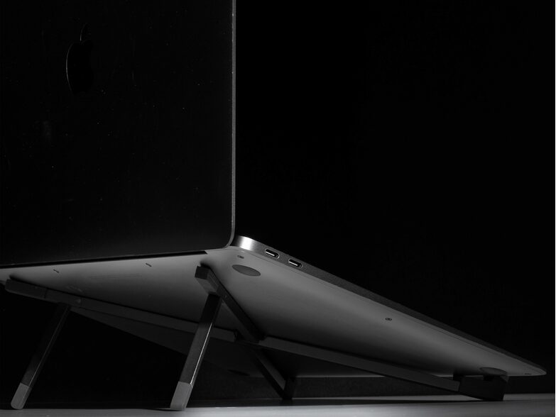 Native Union Rise, faltbarer Laptop Stand für MacBook/ iPad, Aluminium, schwarz