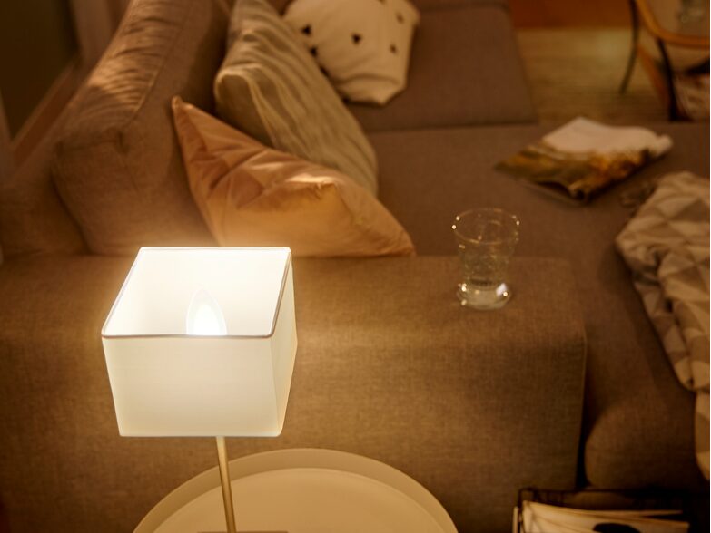 Philips Hue White Ambiance-Lampe, 2x E14 Glühbirne, 470 lm