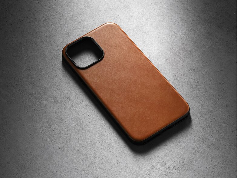 Nomad Modern Case, Leder-Schutzhülle für iPhone 14, mit MagSafe, braun