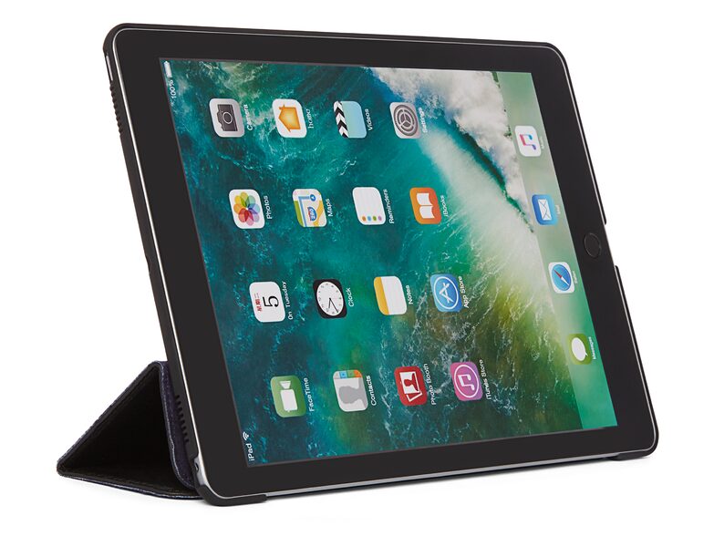 Decoded Slim Cover, Schutzhülle für iPad Pro 10,5"/iPad Air (2019), schwarz
