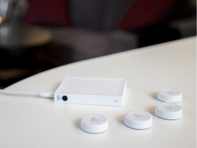 Flic Smart Button Starter Kit, 4x Flic 2 + Flic Hub LR, für Apple HomeKit, weiß