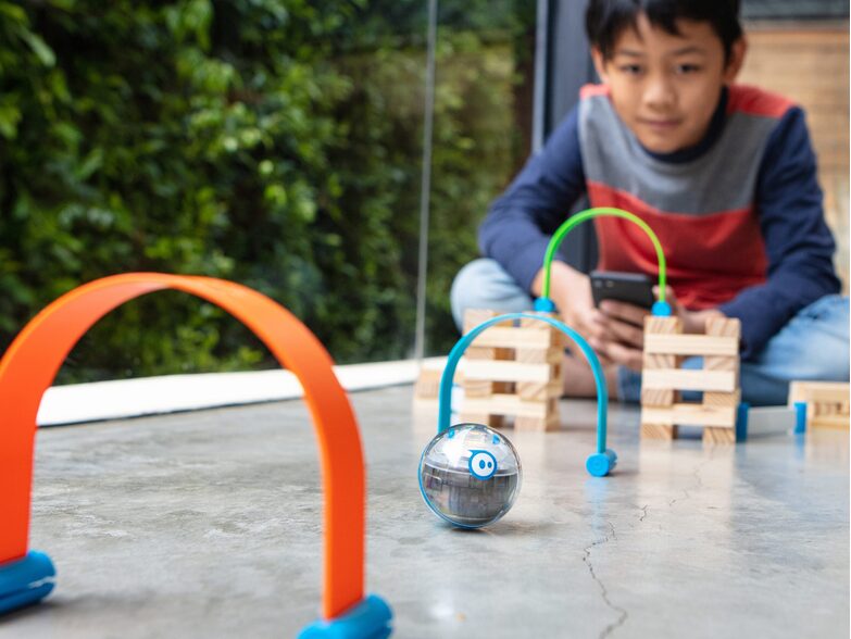 Sphero Mini Activity Kit, appgesteuerter Ball inkl. Zubehör, Bluetooth