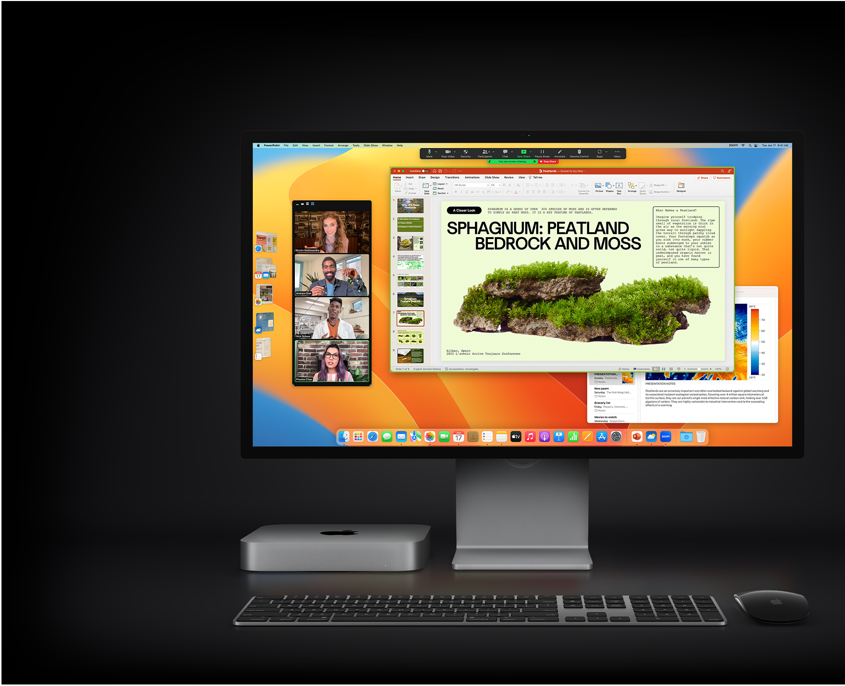 Der Mac mini mit Magic Mouse, Magic Keyboard und Studio Display, auf dem eine Microsoft PowerPoint Präsentation zu sehen ist, die in einem Zoom Meeting geteilt wird. Im Hintergrund ist die Notizen App geöffnet.